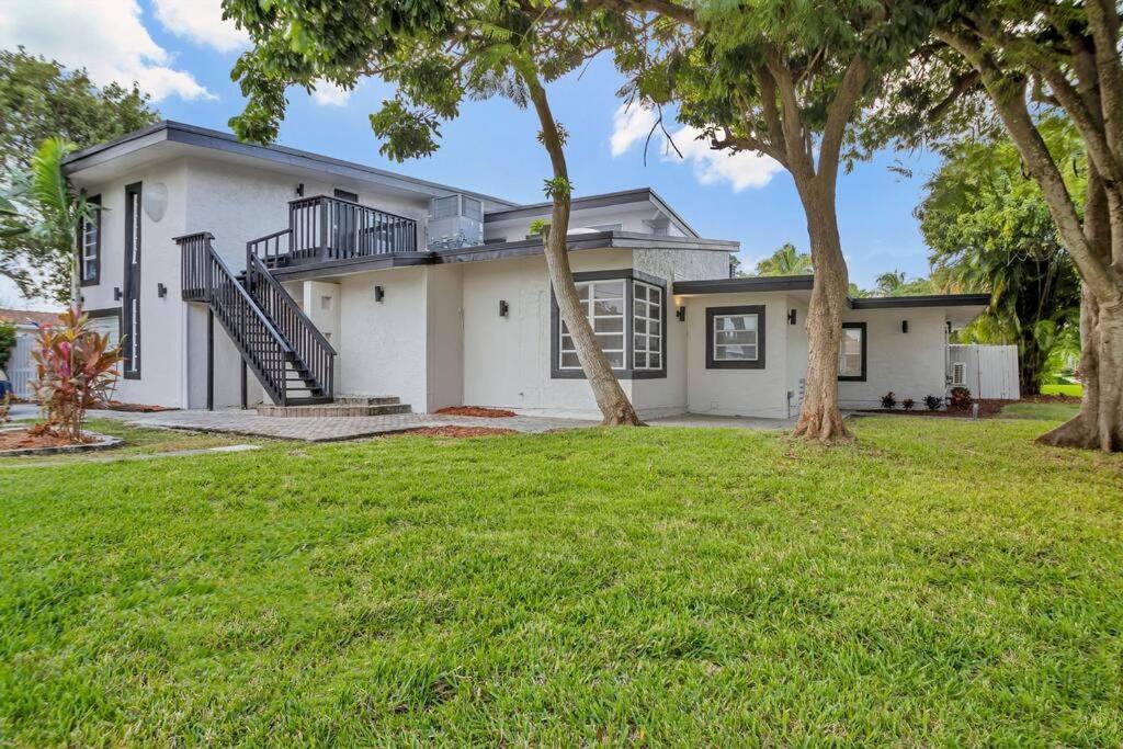 Stunning 2 Story Villa With Pool Fort Lauderdale Luaran gambar